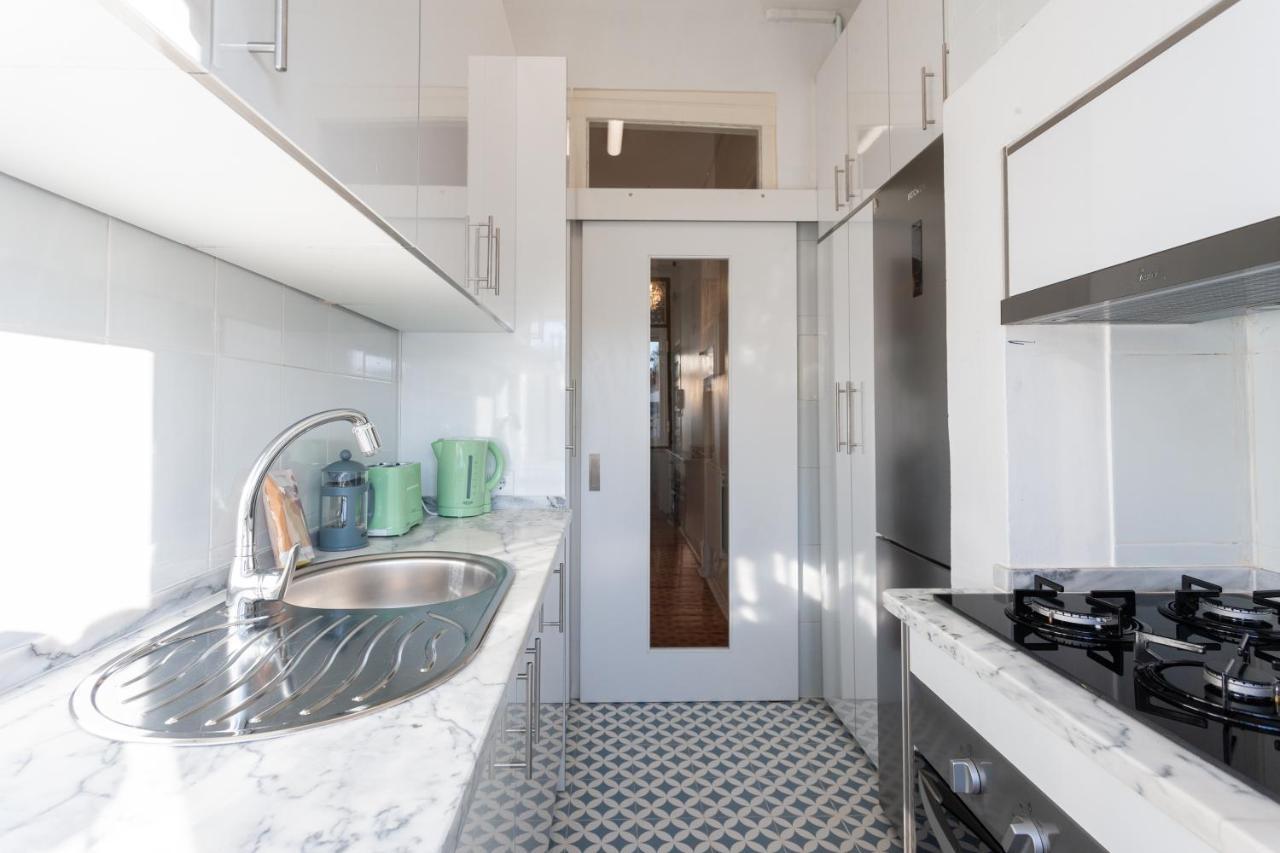 Flh The Poet Apartment Near Saldanha Lisbon Luaran gambar